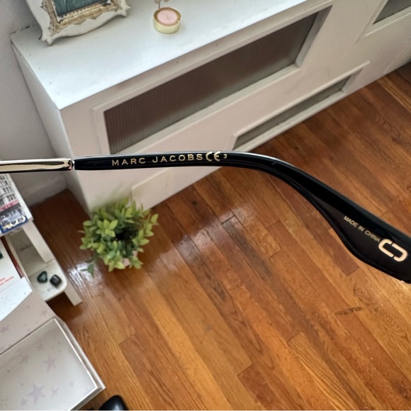 Marc Jacobs Sunglasses - Picture 5 of 6